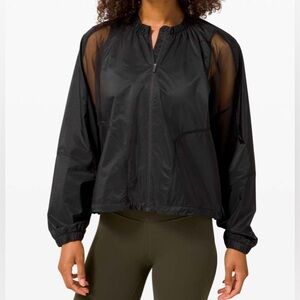 #126 Lululemon With the Breeze Jacket
Black Sz 4